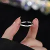 Anillo de Möbius, Diseño de Nicho, Sensación de Alta Gama, Banda Lisa Mate, Anillo Único, Anillo de Dedo de Moda y con Estilo, Único y Elegante