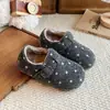 Zapatos de Cuero Suave Cómodos para Niñas 2026 Otoño/Invierno Nuevos Zapatos Peludos de Moda de Lunares para Niños Pequeños, Medianos y Grandes Zapatos Birkenstock