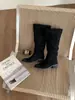 Novas Botas Longas Femininas Retro Outono/Inverno 2026, Estilo Western Acima do Joelho Salto Bloco Camurça Botas de Equitação
