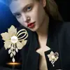 Broche de Cristal Pérola Feminino de Alta Qualidade para Blazer de Terno Corsage Alfinete de Roupa Fixo Fivela Anti-luz Joia