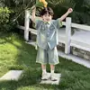 Traje de Verano Delgado de Mezclilla para Niños 2026 Nuevo Elegante Camisa de Manga Corta de Verano Conjunto de Dos Piezas