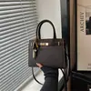 Bolso de mano de moda transfronterizo europeo y americano para el día a día 2026, minimalista, chic y retro con colores contrastantes, bandolera, tote y bolso de hombro para mujer