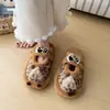 Pantuflas mullidas de suela plana para casa estilo coreano forro de felpa interior 2026 pantuflas de algodón estampado de leopardo otoño e invierno corte bajo lazo suela suave