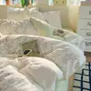 Conjunto de cuatro piezas de gasa arrugada de doble capa con sensación de nube para maternidad e infancia Clase A, conjunto de tres piezas para dormitorio, conjunto de tres piezas amigable con la piel y cómodo, estilo ins suave y acogedor