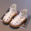 Sandálias Infantis 2026 Verão Novo Estilo Botas Longas Vazadas de Cano Alto com Solado Macio para Crianças Maiores Sapatos Romanos com Biqueira Fechada