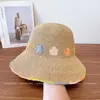 Chapéu de Pescador Bordado com Flor de Crochê Colorida na Aba Lateral Chapéu de Palha com Aba Grande Protetor Solar de Verão para Mulheres Chapéu de Pescador Tendência para Férias