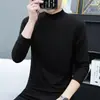 Venta al por mayor directa del fabricante Camiseta de otoño de color sólido con cuello alto y manga larga fina para hombre