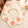 Babeiro impermeável de gaze com pétalas 360 graus rotativo toalha de baba para bebê algodão absorvente estampado de desenho animado