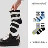 Meias Listradas Casuais para Esportes Outono Inverno Femininas Sem Costura Meia-Panturrilha Femininas Estilo Coreano Color Blocking Antibacterianas Resistentes ao Odor Meias da Moda Transfronteiriças