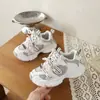 Nuevos Zapatos Deportivos Infantiles Otoño 2026 Zapatos Casuales para Niños Zapatos de Malla Transpirable para Niñas Zapatos de Papá Suela Suave Zapatos para Correr