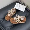 Tenis casuales para mujer estilo Birkenstock, suela plana, imitación de cuero mate, diseño peculiar, nuevo modelo 2026, para personas bajitas