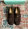 Fábrica está produzindo! Mocassins Redondos Estilo Old Money Britânico Retrô Slip-on para o Dia a Dia Salto Grosso Sapatos Pequenos de Couro