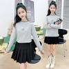 Moda de Primavera para Adolescentes Camiseta Base Elegante para Niñas, Lindo Top de Manga Larga con Volantes para Niños, Versátil de Color Sólido