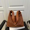 Bolsa Tote de Nicho Tendencia de Moda 2026 Bolsa de Hombro Estilo Nuevo Otoño e Invierno Bolso Grande de Alta Capacidad Casual Elegante para Mujer