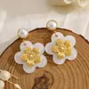 Pendientes de Flor de Moda Europeos y Americanos Estilo Ins para Mujer, Pendientes de Perla Incrustada de Oro de 18 Quilates de Alta Gama