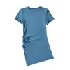 Top Irregular Sexy de Manga Curta Justo para Garota Quente, Novo Estilo Primavera-Verão 2025 com Barra Fendada e Shorts Cintura Marcada Camiseta