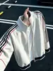 Sudadera cárdigan deportiva a rayas estilo americano para hombre, colección de otoño, diseño deconstruido de peso pesado, corte de hombro regular, chaqueta de béisbol de tres rayas