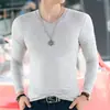 Camiseta de alta calidad para hombre, manga larga, juvenil, corte slim, cuello en V, camiseta básica, top de otoño para hombre, color liso, ropa de otoño para hombre