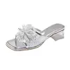 Sandalias de Tacón Grueso con Tirante Único y Fuegos Artificiales de Pedrería para Mujer Verano 2026 Pantuflas Francesas de Punta Cuadrada y Tacón Medio para Combinar con Vestidos