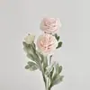 Novo Modelo 2025 Buquê de Rosas Artificiais de Seda Aveludada com Três Cabeças para Sala de Estar Mesa de Jantar Decoração de Casa Arranjo de Flores
