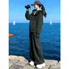 Conjunto de Dos Piezas para Mujer: Cárdigan con Capucha y Cuello de Piel Gris Oscuro y Pantalones de Pierna Ancha - Nuevo Traje Deportivo Reductor de Edad Otoño e Invierno 2025