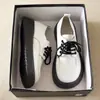 Sapatos de Couro Plataforma Brancos Estilo Britânico Estilo Academia 2025 Sola Grossa Retrô Estilo Hepburn Jk Mocassins Sapatos Mary Jane para Mulheres