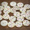 Botões de Concha Pura Natural, Padrão Floral Pequeno Fresco, Adequados para Roupas, Camisas, Vestidos, Roupas de Bebê, Roupas Infantis, Botões de Concha Versáteis de Dois Furos