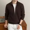 Cárdigan de punto con cremallera y cuello alto para hombre 2026 Otoño Invierno Transfronterizo Suéter Jacket de Color Sólido Engrosado Ropa de Punto Casual de Negocios
