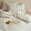 Conjunto de Roupa de Cama Quatro Peças de Algodão Puro Lavado Bordado Cereja Fresco e Simples com Capa de Edredom com Overlock Denso, Lençol de Cama Liso, Lençol com Elástico, Roupa de Cama