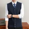 Fornecimento de Fábrica Outono Inverno Colete de Malha Sem Mangas Cardigã com Bolsos Xale Colete Versátil Tamanho Plus para Meia-Idade e Idosos