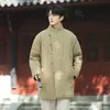 2025 Nova Roupa Exterior Masculina de Algodão de Comprimento Médio Estilo Chinês Gola Alta Tamanho Grande Algodão e Linho Jaqueta Quente Roupa Exterior de Algodão Retrô