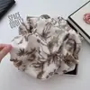 Bufanda Otoñal de Hoja de Arce Literaria y Elegante de Mezcla de Algodón y Lino para Mujer, Suave, Amigable con la Piel, Cálida y Protectora del Cuello, Chal para Fotos de Viaje