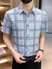 Camisa Nueva de Manga Corta de Verano Moda Masculina Casual Seda de Hielo Delgada Ajustada Moderna Versátil Camisa Cuadros Camisa de Pulgada