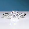 Anillo de Moissanita de Imitación Bicolor Chapado en Oro Anillo de Diamantes de 2 Quilates Oro de 18K Platino Bicolor Brazo de Torsión Micro-incrustado