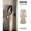 Vestido largo de punto color caqui para otoño e invierno con bufanda, falda de cola de pez que ciñe la cintura, adecuado para usar en capas debajo de un abrigo, nueva moda de otoño para mujer
