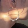 Pendientes de temperamento con borlas de metal en la parte delantera y trasera con diseño de nicho, pendientes de lujo ligeros y de alta gama, nuevos pendientes de moda 2023