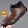 Sapatos masculinos de inverno de cano médio, forrados com fleece, quentes, de algodão, com sola macia, design antiderrapante, propriedades impermeáveis e adequados para uso casual ao ar livre.; também conhecidos como dad shoes