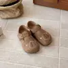 Zapatos Casuales de Cuero para Niñas 2025 Primavera y Otoño Nuevos Zapatos Birkenstock Antideslizantes de Suela Blanda para Niños Pequeños y Niños Pequeños, Zapatos de Lona de Dibujos Animados para Niños Modernos