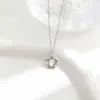 Cadena para clavícula de tortuga marina de nácar blanco estilo Ins, accesorio exquisito y versátil, collar de acero de titanio con colgante de tortuga para mujer