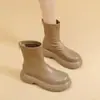 Botas Martin Simples Doces Estilo Britânico Retrô 2026 Estilo Quente de Celebridade da Internet Cor Sólida Bico Redondo Estilo de Rua de Alto Valor Botas Femininas