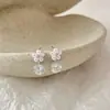 Novedoso Estilo Aretes Apilados con Diamantes Acabado Perla de Luz de Luna de Cristal Aretes de Flor de Perla Apilados con Diamantes Súper Brillantes