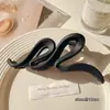 Nuevo Modelo 2025 Diseño Sencillo Pinza para el Cabello de Tiburón con Forma de Ola para la Parte Trasera de la Cabeza, Pinza Grande de Gama Alta para Mujeres
