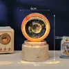 Bola de Cristal Transfronteiriça Base Giratória com Textura de Madeira Luminária Noturna Brilhante Lâmpada do Céu Estrelado 3D Decoração de Mesa Presente Criativo de Feriado