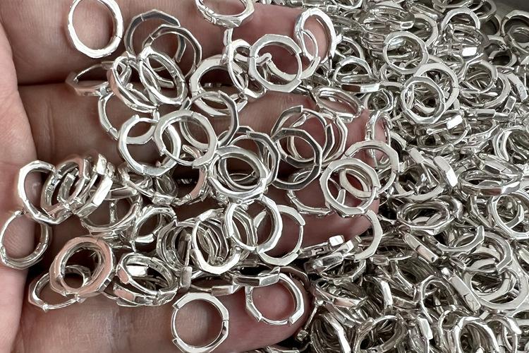 76F54E1C41192CD4515B99BFAC7205