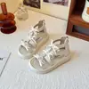 Sandalias para Niña Piel Suave Zapatos Romanos Estilo Coreano Sandalias Infantiles Zapatos de Princesa 2026 Verano Nuevas Sandalias para Bebé Zapatos de Moda