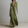 Ropa de mujer de comercio exterior, nuevo estilo otoñal europeo y americano, vestido francés elegante de punto liso texturizado con cuello en V y manga larga