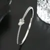 Pulsera Corazón de Nácar Natural Zirconia Micro pavimentada Chapada en Oro Real para Mujer Pulsera de Corazón Versátil de Gama Alta Pulsera