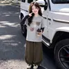 Conjunto de Ropa de Otoño para Niñas 2026 Nuevo Estilo Top de Dos Piezas Falso para Niños Ropa Moderna de Primavera y Otoño para Niñas Mayores