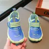 Zapatillas de Velcro para Niños Modelo Nuevo Primavera y Otoño 2026 Zapatos Casuales Versátiles Transpirables para Niñas Suela Suave Antideslizantes Zapatillas de Correr
