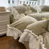 Manor Francês Outono/Inverno Conjunto de Quatro Peças em Veludo Leite Esculpido Veludo Dupla Face Veludo Coral Capa de Edredom com Renda Classe A Categoria Mãe e Bebê